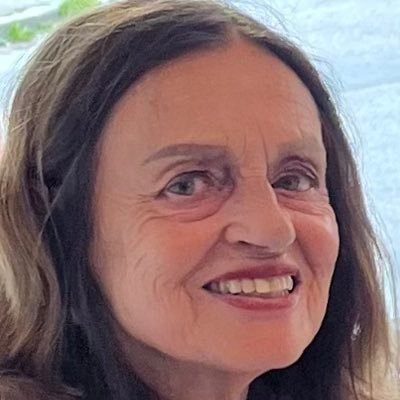 Anne_biblio's profile picture. ‘Well, something’s lost, but something ‘s gained. In living every day’. Joni Mitchell, ‘Both Sides Now’
