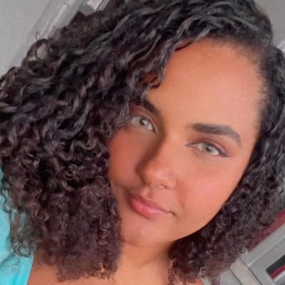 Carine_Amaral1's profile picture. ♈️ • 25y ✨• @𝒻𝓁𝒶𝓂𝑒𝓃𝑔𝑜 𝑒𝓈𝓉 𝓂𝒶 𝓋𝒾𝑒 • ❯❯❯❯🪽• α૨ƭ • 𝑀𝓊𝓈𝒾𝒸 • 𝐵𝑜𝑜𝓀𝓈 • comento um pouco de tudo e na maioria das vezes falo sozinha • G10🫡
