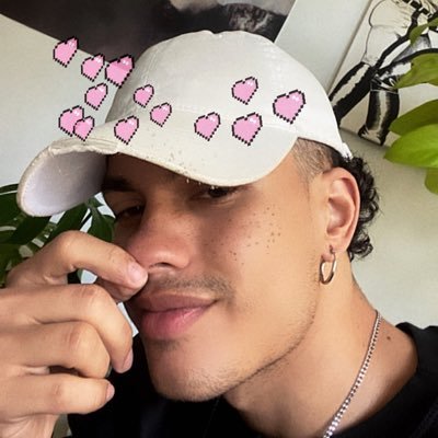 aesgx's profile picture. 26. veneco • sagitario – video et taceo | alt: @xngels_