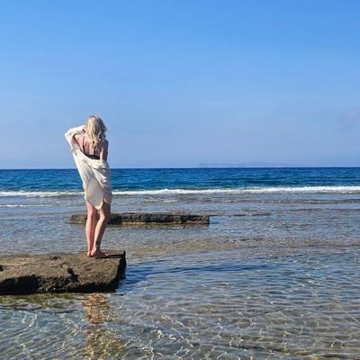 Nikki_Winter31's profile picture. Juf unit 4/5 👩🏼‍🏫 • Boekenworm 📚 • Theemuts ☕ • Reisjunkie 🌍 • Levensgenieter ☀️ • Lover ❤ • Catmom 🐈‍⬛