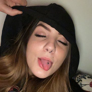 anna_allis1662's profile picture. You free to talk to me 🍌