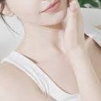 Jadeliulyj's profile picture. born in Shanghai. educated in America, just an ordinary Chinese woman.