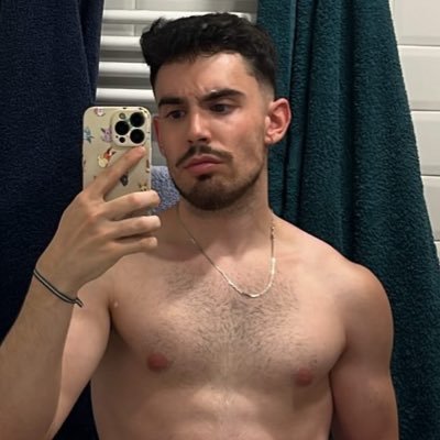 _alejxndrxx_'s profile picture. Gone for a while