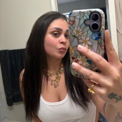 lirenee_s's profile picture. just yappin and being beautiful