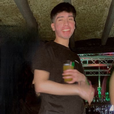 Feliffernandez's profile picture. 💙 💛💙 ig: @feliffernandez