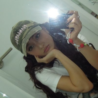 fleurhyoo's profile picture.