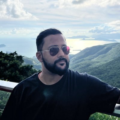 SubhradeepB's profile picture. 