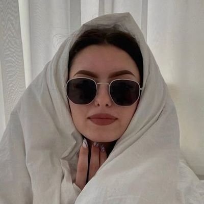 magek240's profile picture. ( من بعيد أحلى ) موجوده هنا @rsn_000