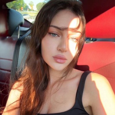 wyMaryse's profile picture. You don’t love a girl because she is beautiful， but she is beautiful because you love her！