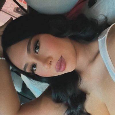 yessisheart's profile picture. Aquarius brat ♒︎