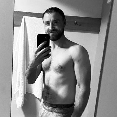Ian_HQ3's profile picture. Movie enthusiast 🖤 Horror 🔪🩸Football #AVFC ⚽️, Rugby 🏉 and F1 fanatic 🏎️ Music lover 🎵 Londoner 🌦