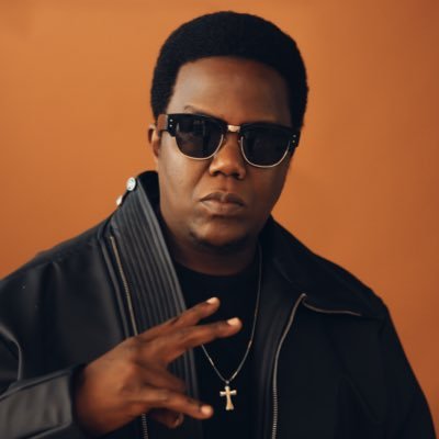 AyTanzania's profile picture. POCHI Featuring CHINE is OUT 👇🏾👇🏾👇🏾