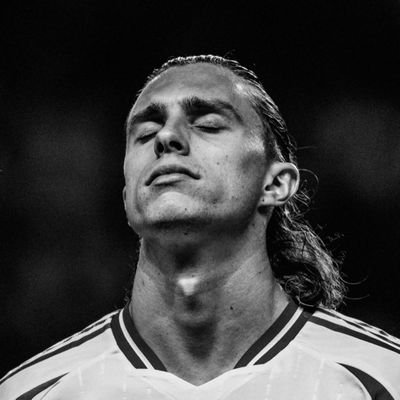 dem2de's profile picture. Just a happy arsenal fan