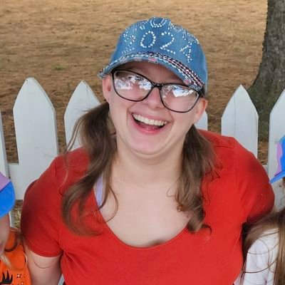 TinkTink_13's profile picture. Names Haley💁
Mother of 2 princess's 👸👸