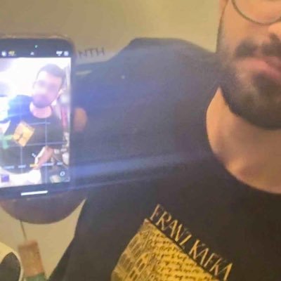 incomprehnsble's profile picture. جُعِلتُ أخسر، ثم أخسر حتى صرتُ في فنّ الخسارة مرجعًا • #infj #gamer