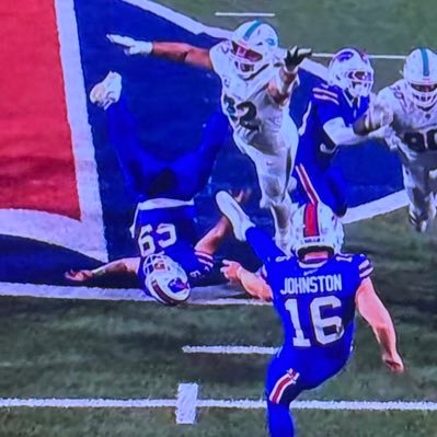 FreshSketty's profile picture. I like the Bills, wrestling, punk music, and weed. ACAB. Bite me.