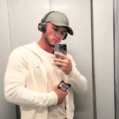 700James007's profile picture. 