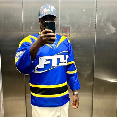 iStillChase's profile picture. Pyrex stirs turned into Cavalli furs.