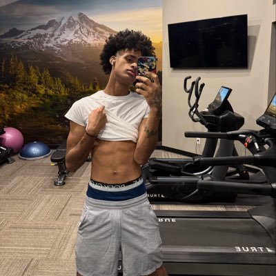 SrSchneider10's profile picture. Respect that Zodiac Sign Leo♌️❤️ All LOVE🙌🏿🥰🌈🪐✨💫 and loving it.