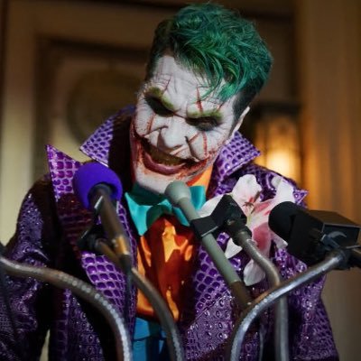 Ambrose_Clown's profile picture. Wrestling Girl & Horror Addict | 22 | Ze/Zir | MDNI