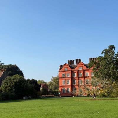 Londonlife0804's profile picture. 2025年~ロンドンの大学院に留学🎓🇬🇧｜都会と自然の両方が好き｜異国の地での日々の発見を記録｜MBA