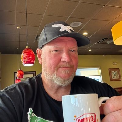 ahhitslori's profile picture. 12,22M