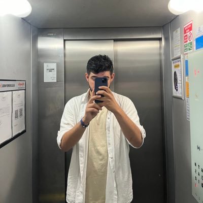 alpeeerr34's profile picture. “aşkım korkmana gerek yok ben arabayı kullanıyorum”