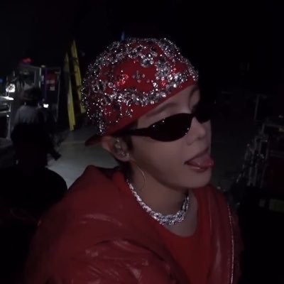 hobiloirinhoo's profile picture. eu e o yoongi competindo pra ver quem ama mais o hoseok