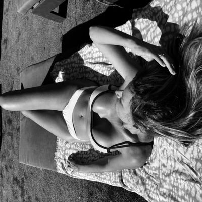 Nena_Go's profile picture. RCDEspanyolfem🤍💙.
El amor verdadero es incondicional y lo puede todo.
Amar sin miedo. 
UN DÍA A LA VEZ💛.