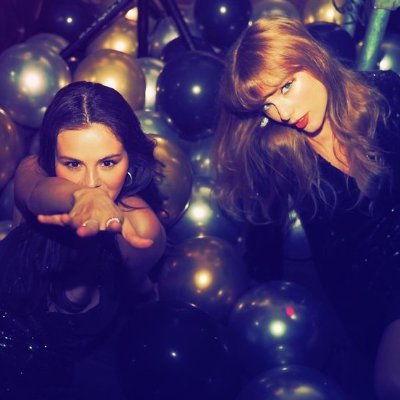 whxztsjulia's profile picture. bebam água