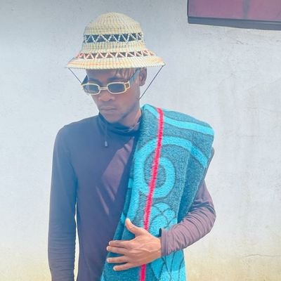 khinciiza24395's profile picture. nfb three words.