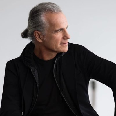 _Deniis_porter's profile picture. Parce que le moment est venu : ma seule page officielle