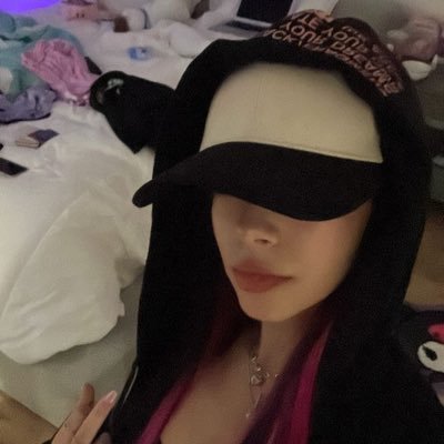 theylov3gein's profile picture. 