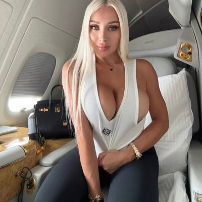 evansclaraka's profile picture. I'm caring and honest lady I'm a billionaire I came from a wealthy family I came here to help the poor people in any situation💯🆗