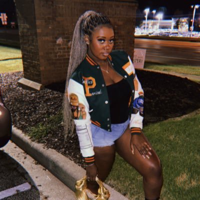 Briaannnaa__'s profile picture. you would drive yourself crazy trying to understand me 💋| IG: __briannnaa