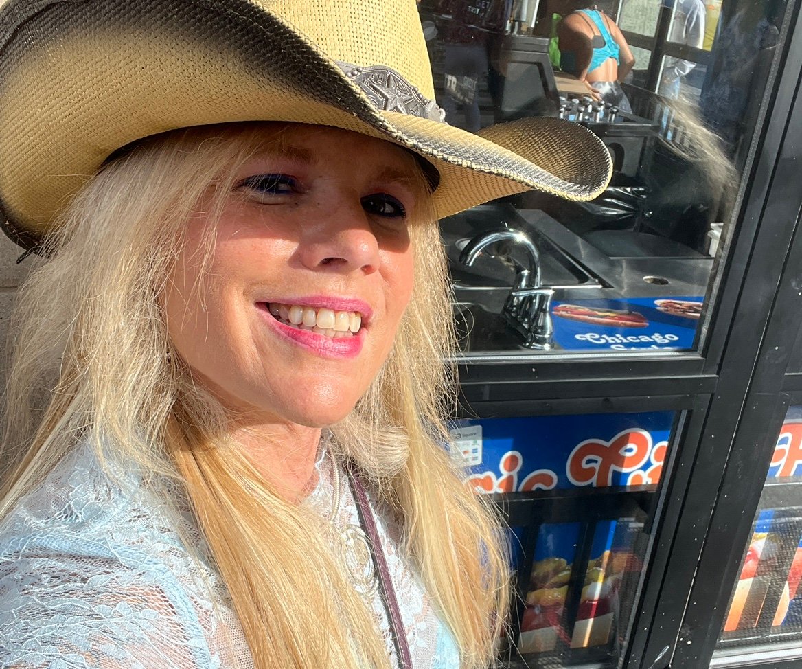 Debbiea6qj's profile picture. 
