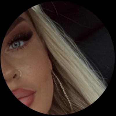 Tingkii's profile picture. Εγώ εχω υπερεγω ,εσυ έχεις υπερεσυ,αυτή έχει υπεραυτη.Όπα σινανάι. 🤍⚓️🤍