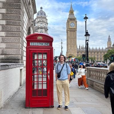 Arangoal18's profile picture. he/him | 22 | @borussia 💚💚 | Student