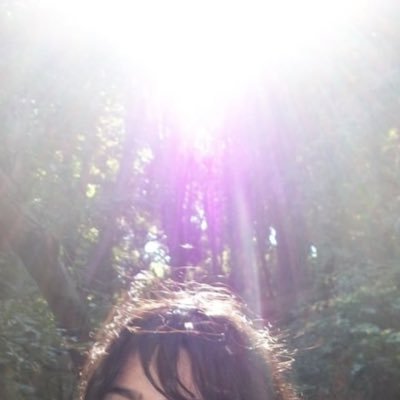 uniqueasthemoon's profile picture. overthinkaholic