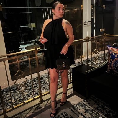 Roze_Lele_'s profile picture. 