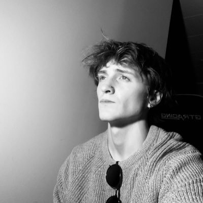 poetrybuffy's profile picture. ࿇ 𝔄𝔯𝔱𝔦𝔰𝔱 ࿇ 𝔴𝔥𝔶 𝔠𝔞𝔯𝔢? 𝔫𝔬 𝔬𝔫𝔢 𝔢𝔩𝔰𝔢 𝔡𝔬𝔢‘𝔰 ♱  (ɴoт α вoт jυѕт α dυмвαѕѕ)