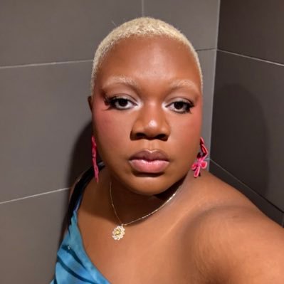 thisisnefertiti's profile picture. fat girl who talks, like, a lot • esthetician, fragrance connoisseur, thought daughter