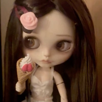 wonyosbtch's profile picture. newjeans era archive