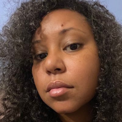 LMZzz's profile picture. Writer. No me quille.