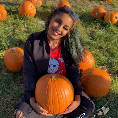 _dallysangwich's profile picture. 🔪 it’s for the pumpkin, not you.🔪 | daughter of the moon. 🌙✨