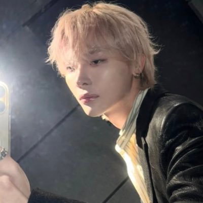 wenofangs's profile picture. NAMORADO OFICIAL DA @henderyoukai não binarismo, canibalismo e vampirismo