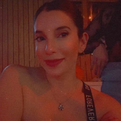 meliness's profile picture. Que dice?