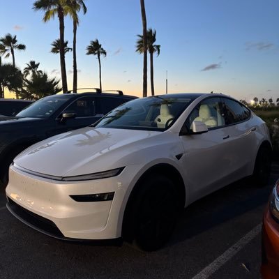 TeslaTravelstx's profile picture. Just a world traveler that happens to love theme parks and Tesla!