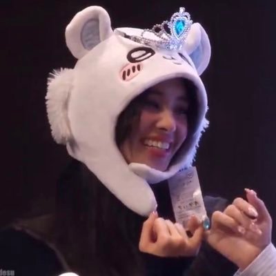 purinzeye's profile picture. seeing katseye!!