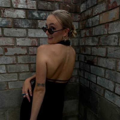 finnleymac77's profile picture. she/her